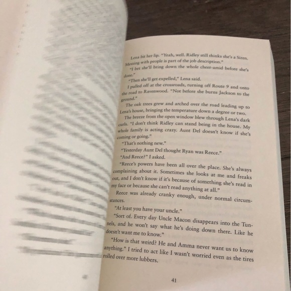 Beautiful Chaos by: Garcia & Stohl paperback book - Picture 4 of 5